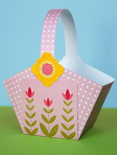 Panier floral de Pâques artisanal par Julia Leister